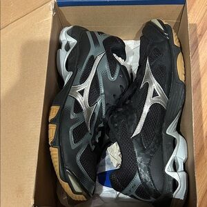 Mizuno Women’s Black and Silver Volleyball Shoes
